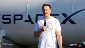 Elon Musk, fondateur et PDG de SpaceX (ici, à Hawthorne, en Californie), n’a aucunement l’intention de céder une once de pouvoir sur la conduite de son entreprise.